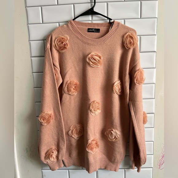 On Twelfth Sweaters - Peach Floral Women's Sweater/ Size L